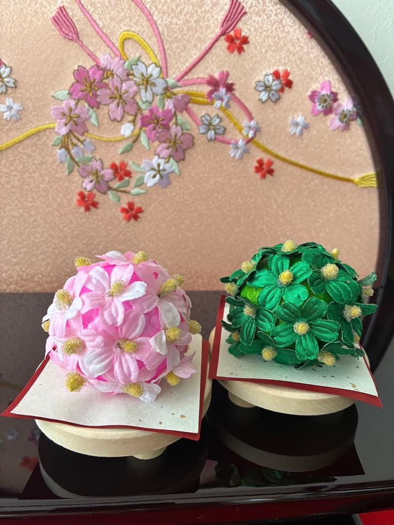 【早い者勝ち】コンパクトおしゃれな丸型デザイン親王飾り雛人形オルゴール写真たて付