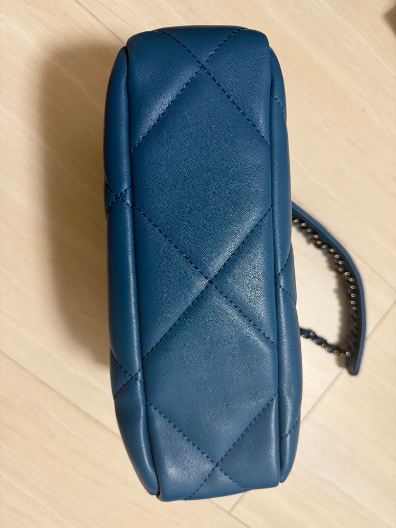 CHANEL ブルー チェーンバッグ