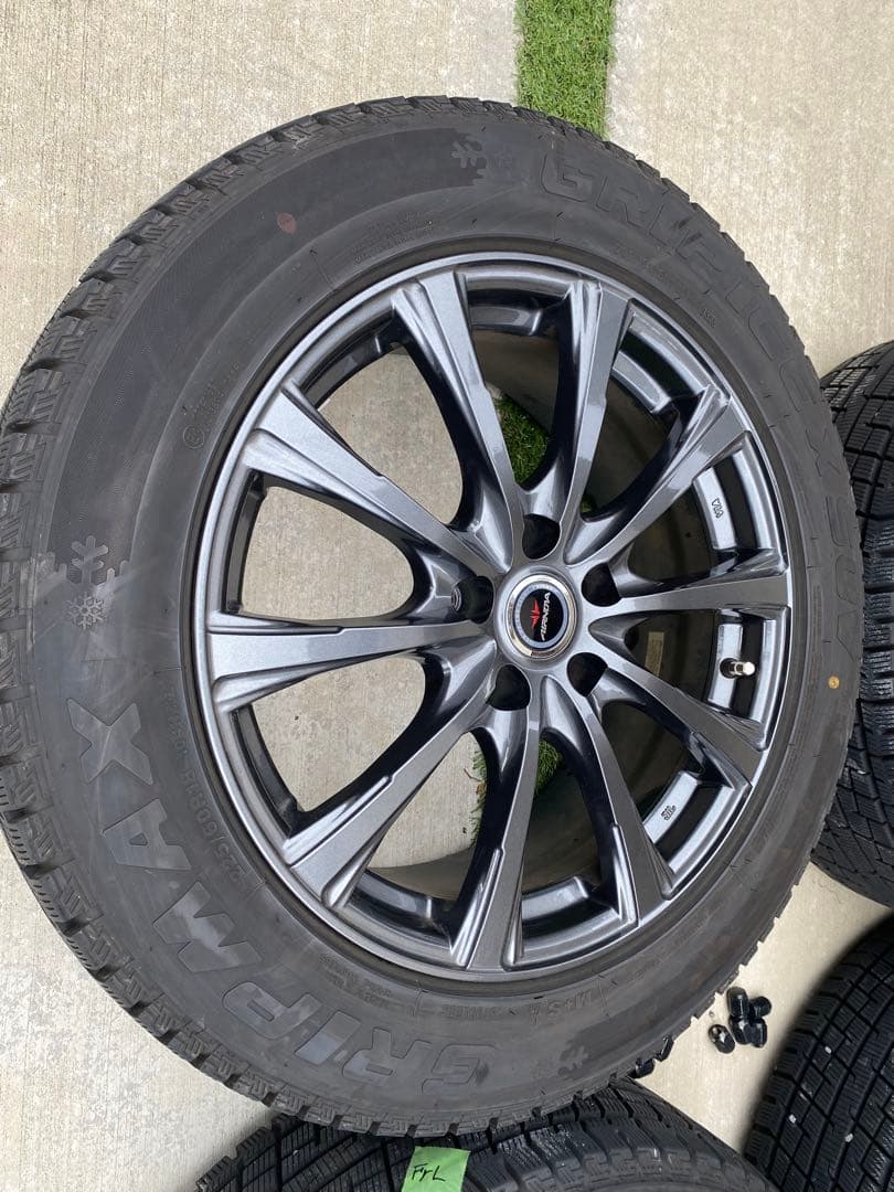 ニック　18インチ スタッドレスタイヤ(225/60R18)