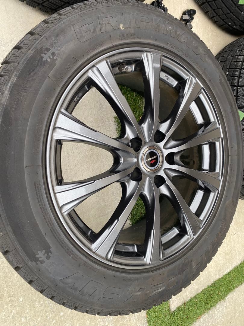 ニック　18インチ スタッドレスタイヤ(225/60R18)