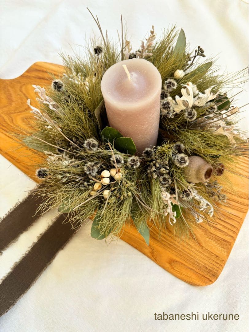 フサフサなコアラファンとナンキンハゼを紡いだシックなリース　クリスマス　リース