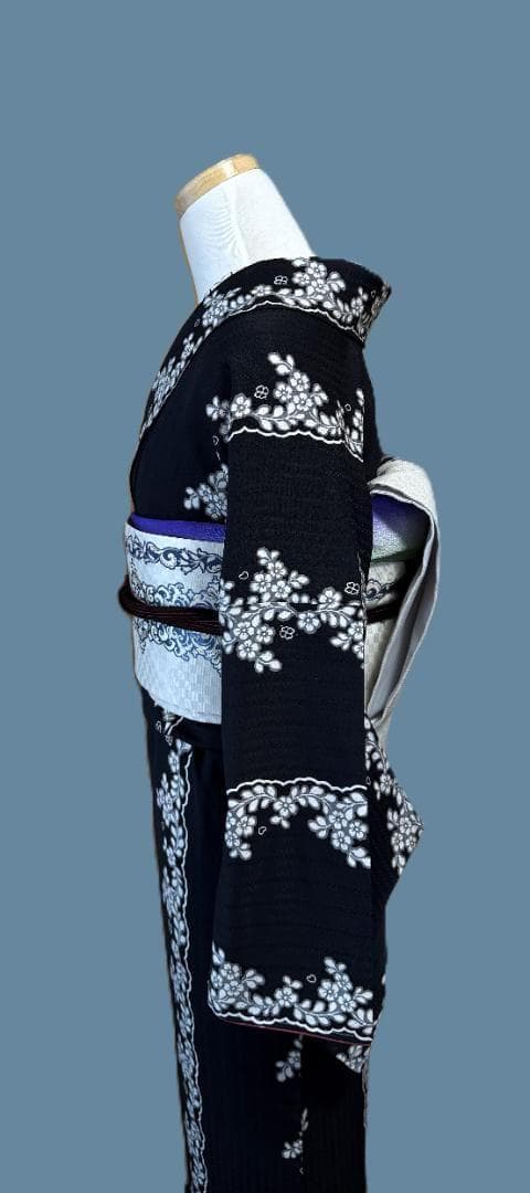 専用：着物８　松田聖子　小花スカラップ柄袷着物　黒　正絹　身丈１６９裄丈６９.５