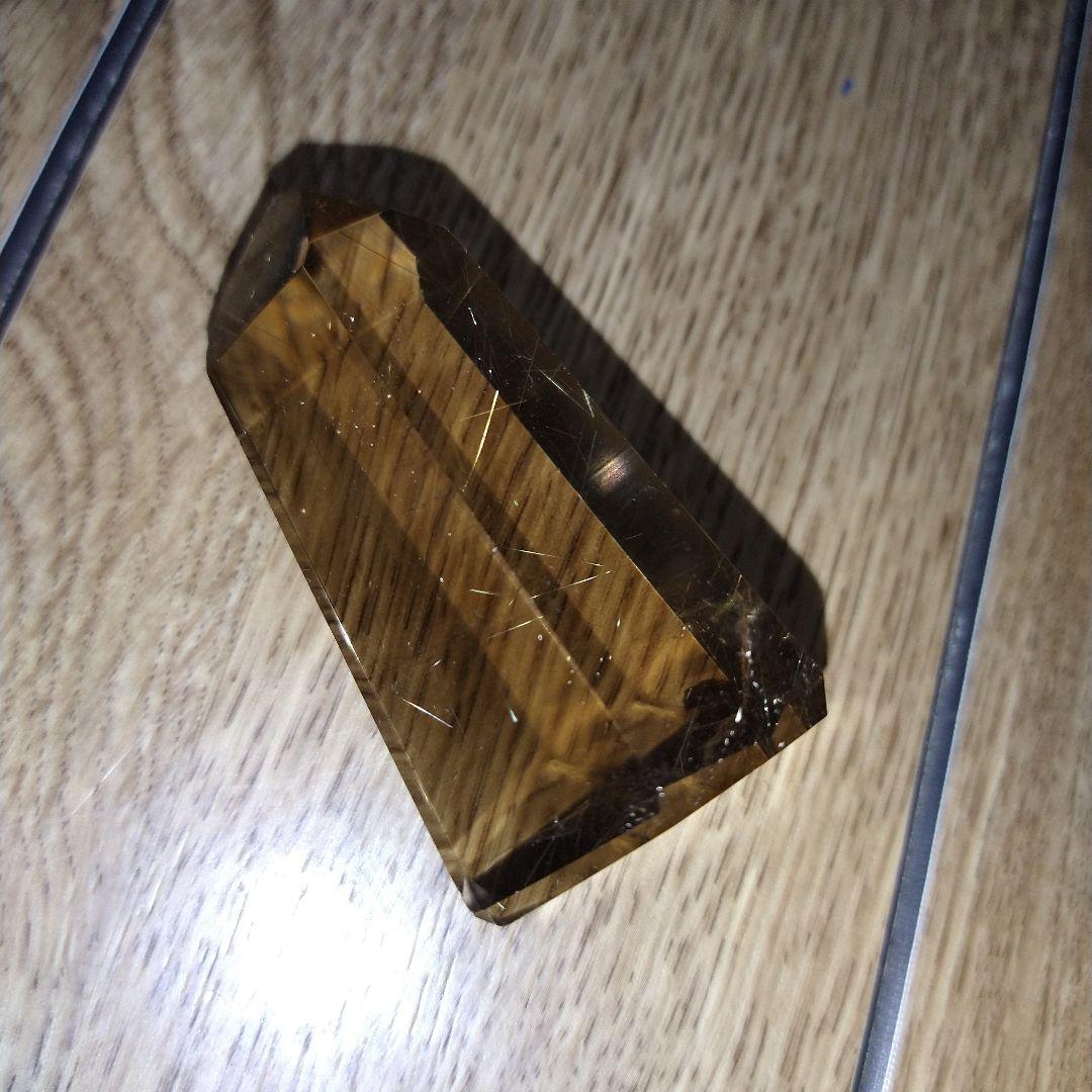 スモーキークオーツ　針入り