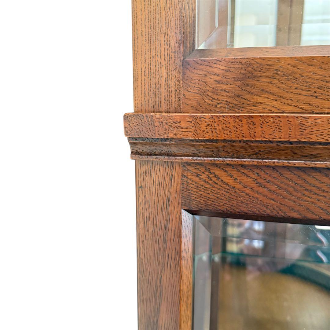 こぶろきわ【カリモク】コロニアル 照明付き 飾り棚 コーナーキャビネット