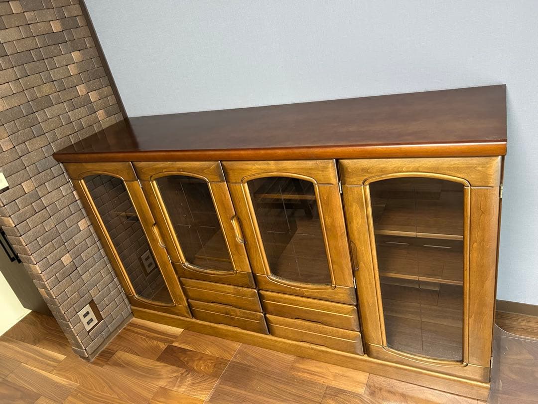 【※引取限定】木製キャビネット ガラス扉付き