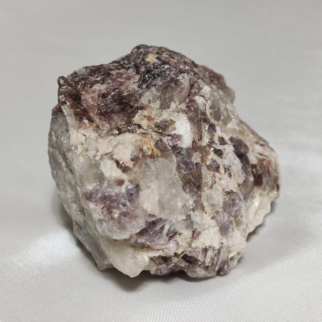 パワーストーン　天然石　原石　リチア雲母　199g　No.233