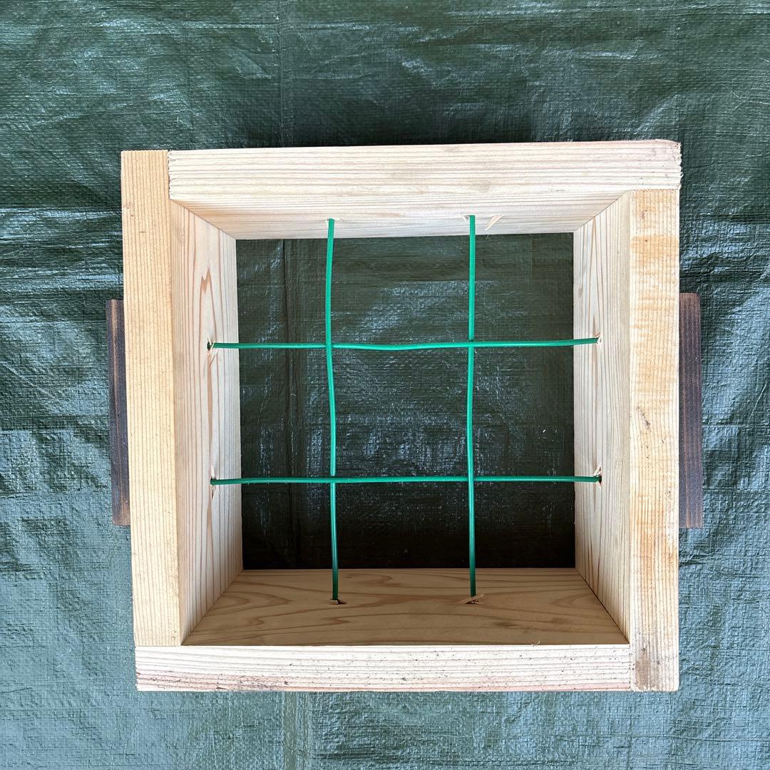 ミツバチ巣箱　25-B−157